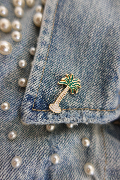Palm Tree Enamel Pin - Bibles and Coffee
